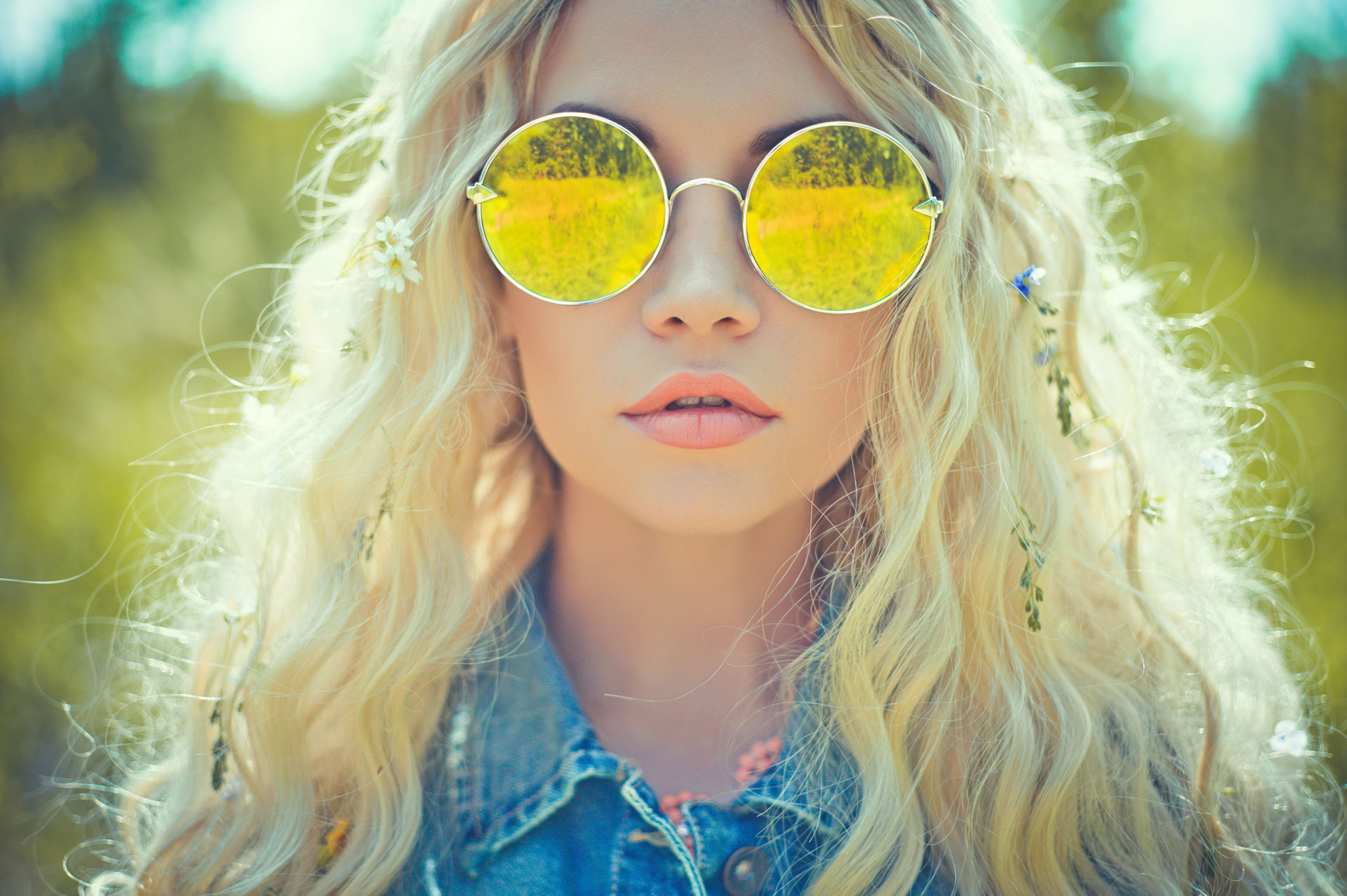 Do yellow lenses make people happier